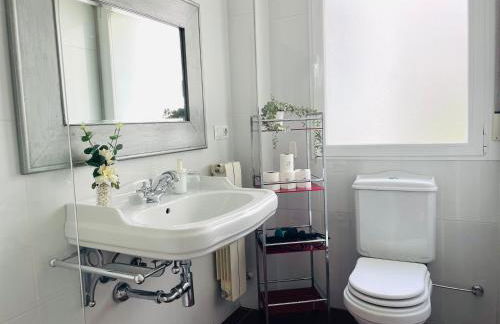 Cálido y acogedor en el centro de Burgos con Parking privado - Foto 13