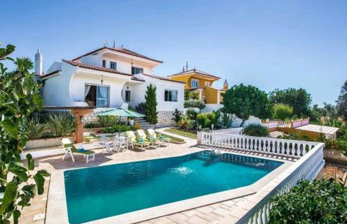 VILLA SALGADOS, near ALBUFEIRA, with Private Pool, 5 minutes from Gale Beach - Foto 1