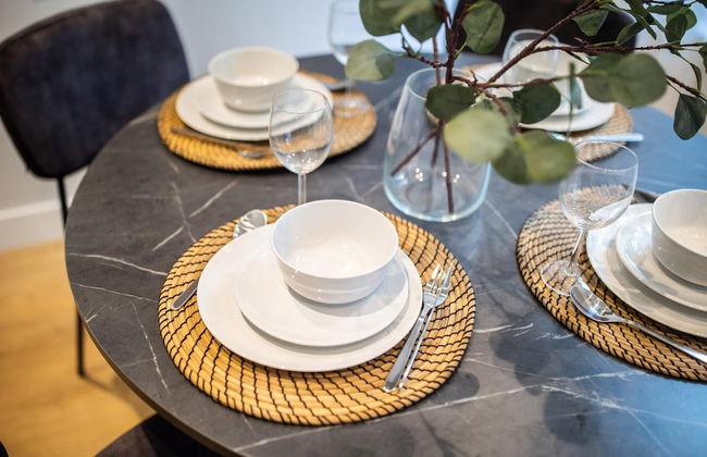 Spacious 2 Bedroom Serviced Apartments 71-77m2 - Photo 31