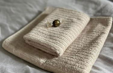 Beste Lage mit Warnowblick - großer Balkon, zwei Schlafzimmer, Aufzug, Stellplatz - Foto 7