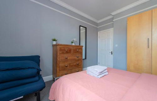 Lovely 3-bed 20 minutes to Central London - Photo 17