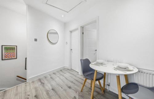 Central Apartment - 16 Mins to London - Foto 14