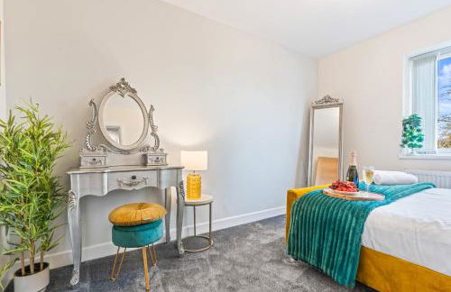 Stylish Home Hot Tub EV Parking - Foto 21