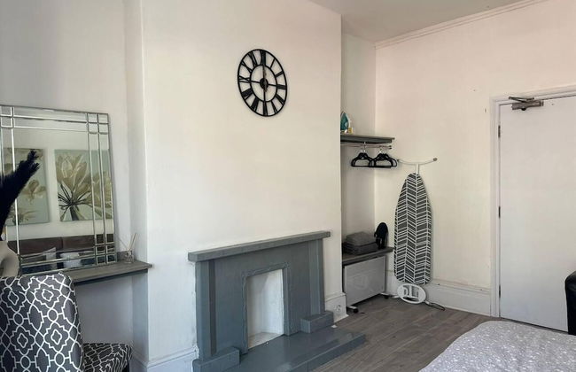 Captivating 2-bed Apartment in Newport - Foto 2