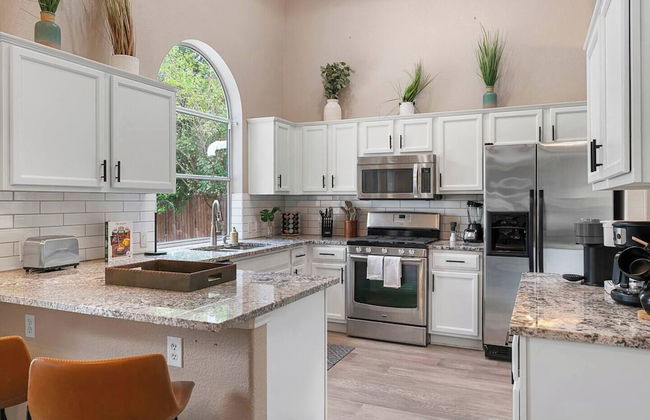 Sun Filled Home Pool & HotTub Gameroom - Foto 4