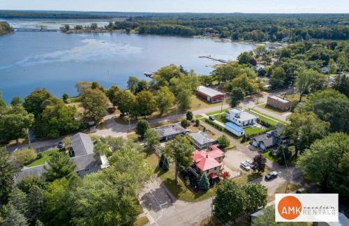 Lake Life Getaway - Condo near downtown! - Foto 38