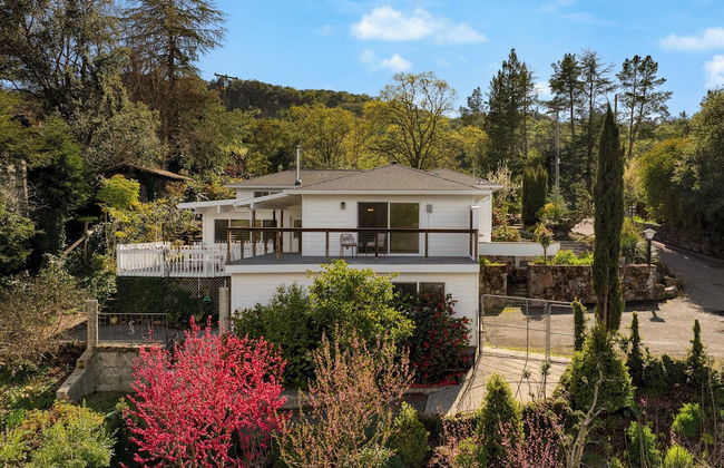 Modern Sonoma Stay w/ Spacious Deck, Views & Prime Location Bennett - Foto 7