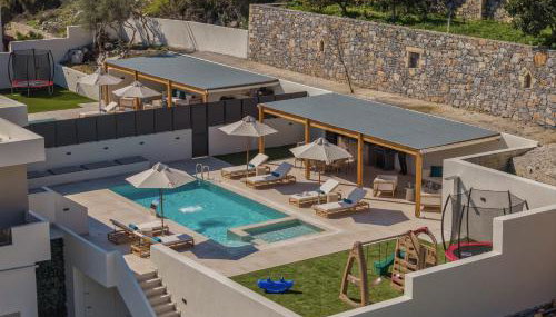 Elysian Villas - With 2 Private Pools - Foto 4, sunbed