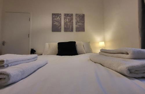 Central 5BR Retreat - Walk to Tube, Explore London - Photo 25