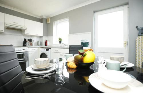 Palmers Place By N And N Stays Worker Friendly Accommodation in Bradley Stoke with private parking and fast WIFI, Long Stays Welcome - Foto 18