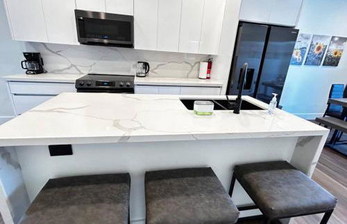 Sunny Delight Home Near Airport - Foto 36