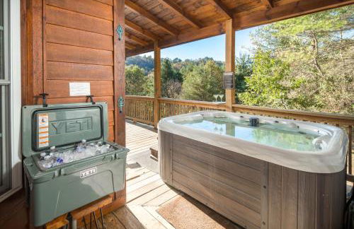 Mountain Retreat with Hot Tub, Game Room and Views - Foto 3