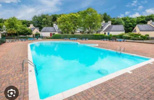 Maison au calme à l'intérieur du golf de Ploëmel, entre terre et mer, 2 chambres, 10 min des plages - Foto 3