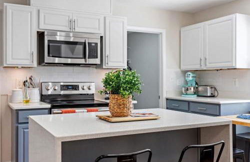 GATHERING HOUSE IN HISTORIC OAKWOOD - Foto 4