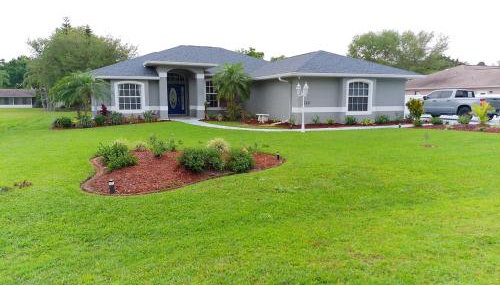 Villa Varona Resort, Heated Pool, Ping-Pong, Pool Table, Fire Pit and Pergola - Foto 1, Garden view