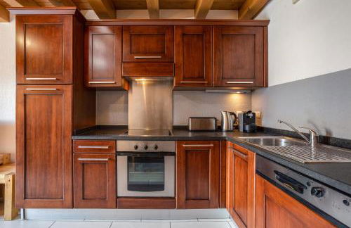 Chateau - Charming Apartment in the city Center with 3 bedrooms - By Cozee Rentals - Foto 5