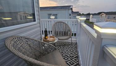 Jurassic Bliss - stylish static caravan with partial sea view at Durdle Door - Foto 1