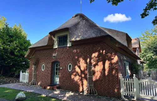 Sky & Sand Homes Sturmmöwe I Reetdach-Refugium mit Parkgarten in SPO - Photo 22