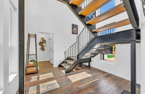 3BR Reno Retreat · Swim Spa & Spring Sunshine - Foto 22