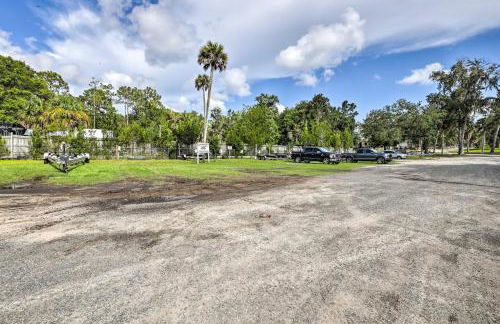 Welcoming Home Unit 6, On-Site River Access! - Foto 36