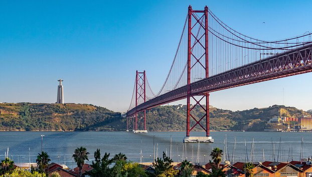 Tour privato di un'intera giornata sulla costa dell'Alentejo da Lisbona - Foto 2, Ponte 25 d'Abril