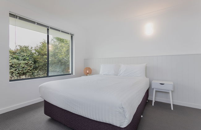 Coastal Cottage by the BnB Collection - Photo 1