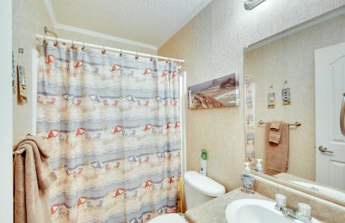 Lakefront Fair Play Vacation Rental, Pets Welcome! - Foto 14