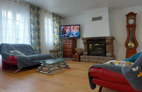 Maison spacieuse avec piscine à La Bazoche-Gouet - Foto 2