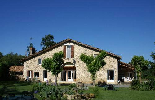 Appartement familial à Blaignac avec Piscine 100m² 8 personnes - Foto 5