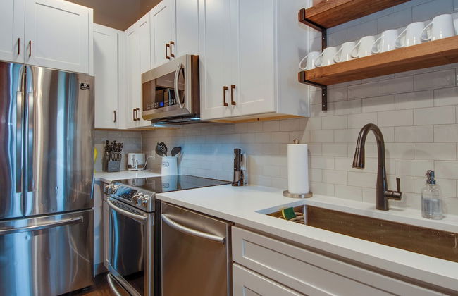 Modern Luxury at The 1865 - Photo 10