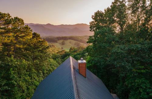 Chasing Sunsets: A Cozy 2-Bedroom Cabin in Smoky Mts with Stunning Mountain Views. - Foto 6