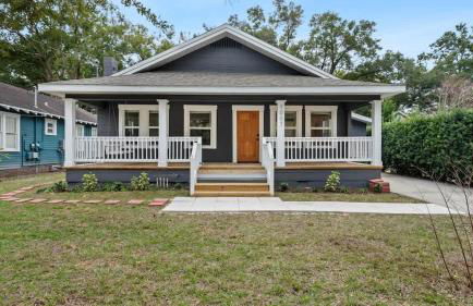 Mid-Century Modern Retreat by Coffee, Food + Shops - Foto 6