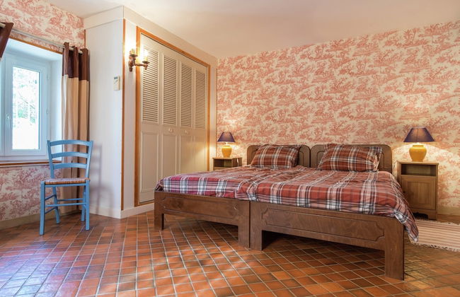 Charming Holiday Home in Montrichard With Pool - Foto 18