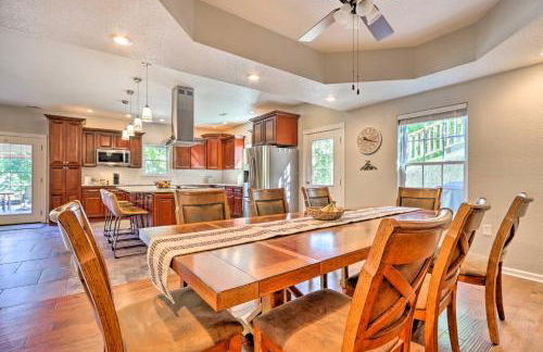 Dock and Jet Ski Slip Lakeside Sunrise Beach Home! - Foto 7