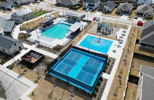 4Bed Luxury Getaway with Pool Table and Near Lake Lavon - Foto 52