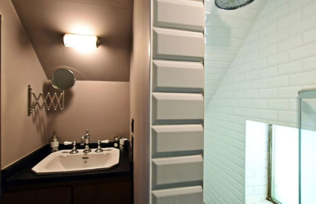 A Beautiful Art Nouveau House With an Enormous Garden - Foto 23