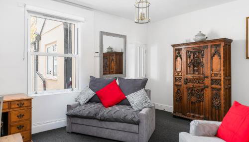 Superb location, character filled apartments by MyCityHaven - Foto 5