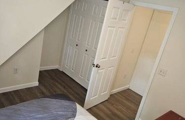 Adorable 1 bedroom with off-street parking - Foto 16