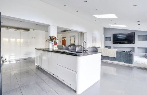 Luxury Stay In Heart Of Nunthorpe by GR Estates - Photo 3