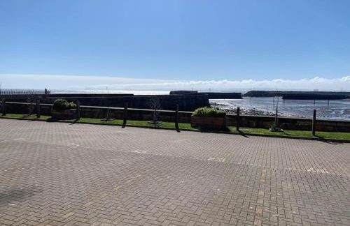 Stunning Ground Floor Hartlepool Marina Apartment - Photo 2