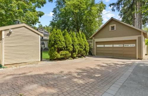 Majestic Family Home in Saratoga New York - Photo 18