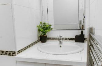 Unique 3 Bedrooms, 3 Ensuite, FREE WiFi, Private Parking - Foto 23