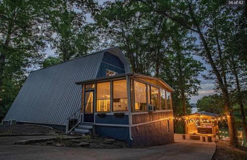 Douglas Lake Cabin with Hot Tub, Golf & Marina Views - Photo 62