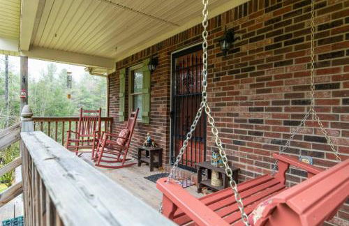 Carries Cottage- Hot Tub, Firepit, Covered Deck - Foto 1
