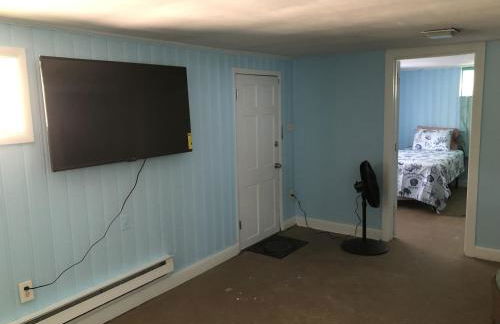 Beach Front on the Bay in our Rustic, Pet Friendly Cottage home - Photo 42