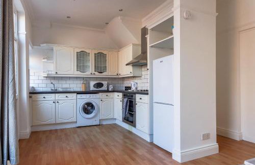 Modern 3-Bed House Parking & Family & Friends - Foto 10