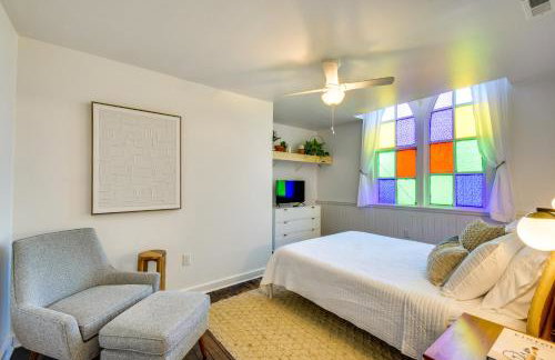 Newry Retreat in Converted Church with Shared Patio! - Foto 15