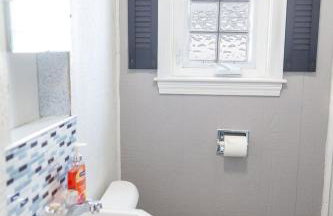 Dog-Friendly Cottage with Backyard & Beach Vibes! - Foto 14