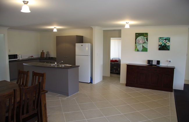 Byford House on the Scarp - Photo 7