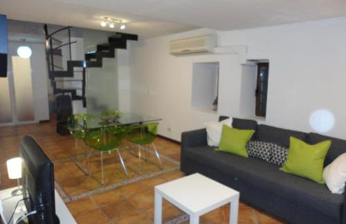 Center Valencia - Photo 22